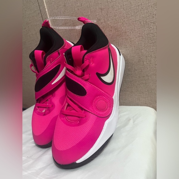 Nike Kids Fuchsia and Black Sneakers - Picture 3 of 8